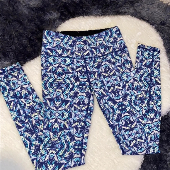 Victoria's Secret Pants - VSX Knockout  Geo Print workout leggings Xs